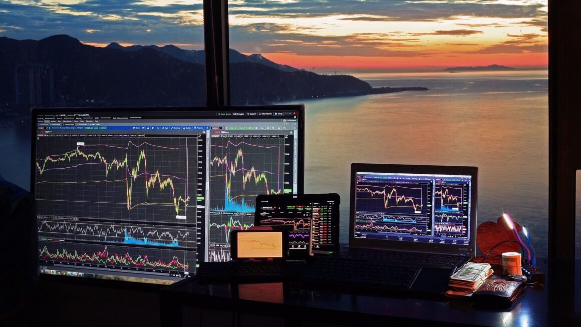 Bitcoin investors yanked $635 million from spot ETFs in a day. Here’s what it means for price