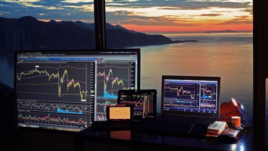 Bitcoin investors yanked $635 million from spot ETFs in a day. Here’s what it means for price