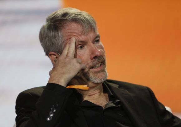CryptoQuant says Michael Saylor’s Strategy should halt its bitcoin buying