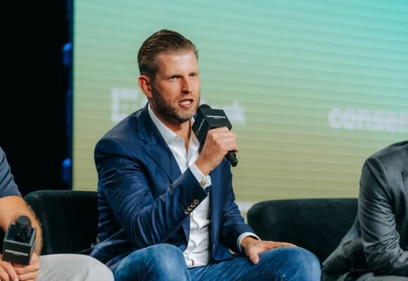 Trump-linked stablecoin used for bonus payouts at White House UFC contest